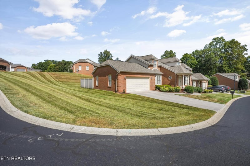 7442 Saint Baron Way, Powell, TN 37849