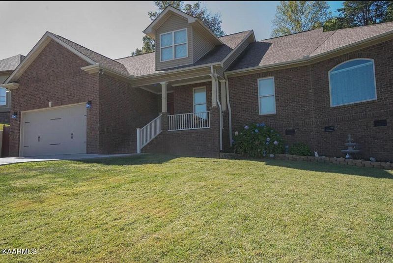 7449 Openview Ln, Corryton, TN 37721