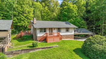 745 Blockhouse Valley Rd, Clinton, TN 37716