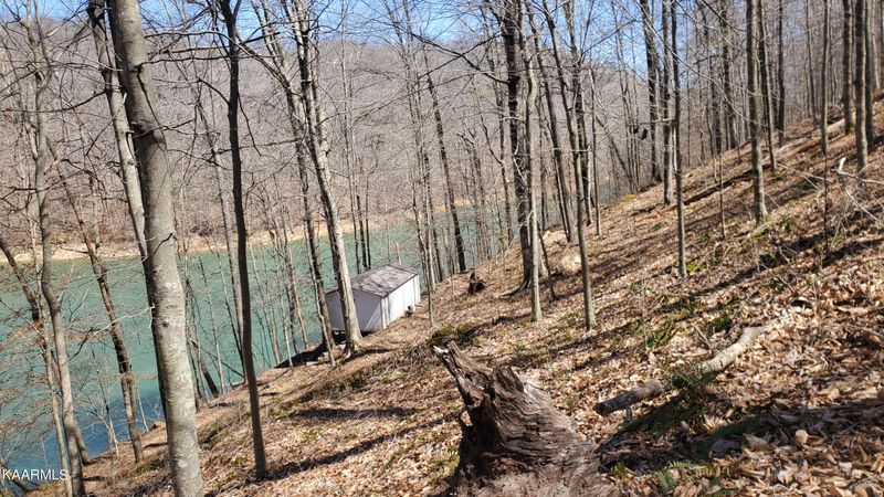 745 Landmark Rd, Jacksboro, TN 37757