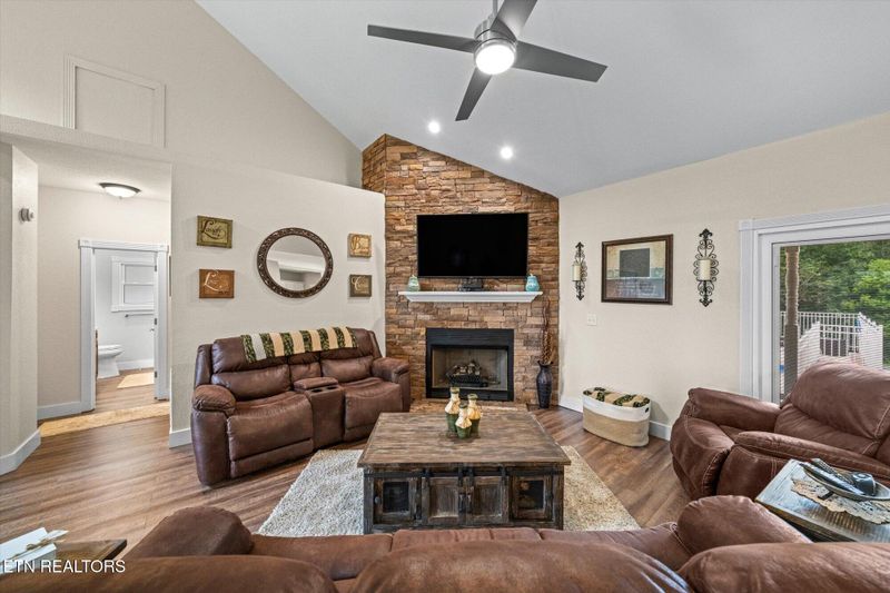 745 Laurel Rd, Clinton, TN 37716