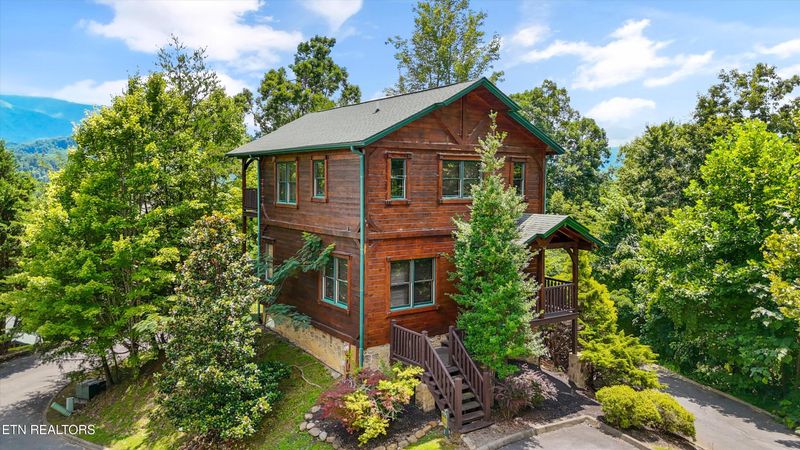745 Mountain Stream Way, Gatlinburg, TN 37738