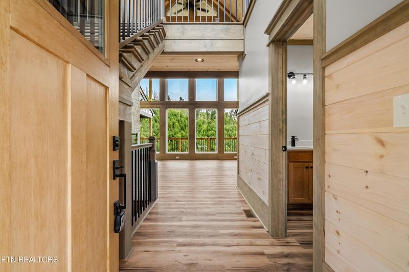 745 Pinecrest Dr, Gatlinburg, TN 37738