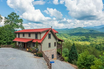 745 Sister Tr, Townsend, TN 37882