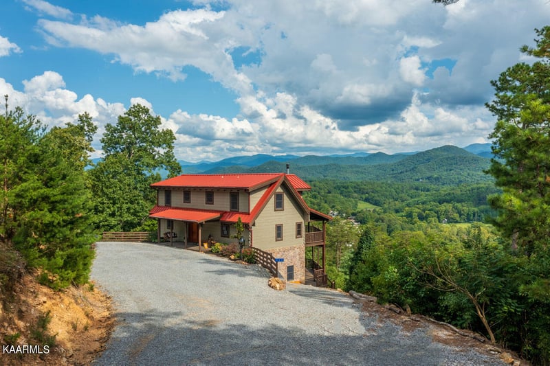 745 Sister Tr, Townsend, TN 37882