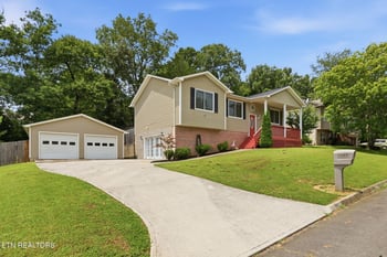 7463 Twin Brooks Blvd, Knoxville, TN 37918