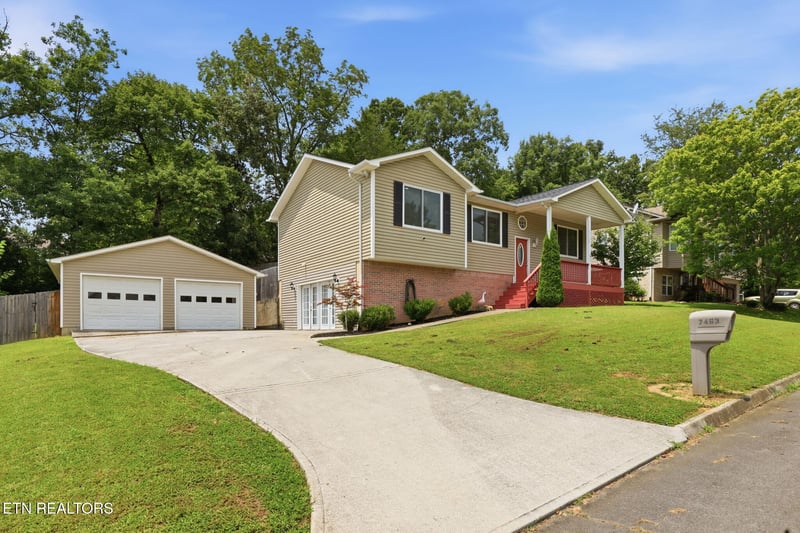 7463 Twin Brooks Blvd, Knoxville, TN 37918
