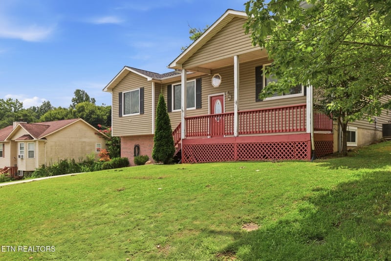 7463 Twin Brooks Blvd, Knoxville, TN 37918