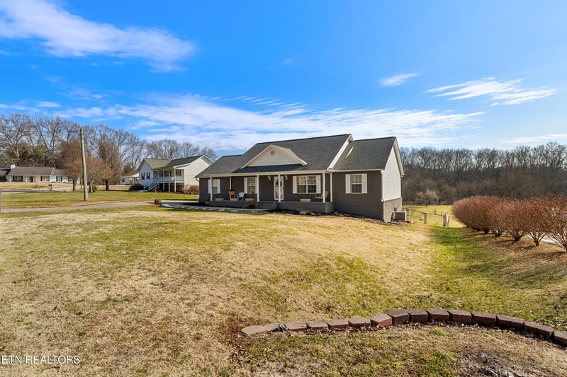 7468 Ravencrest Ln, Corryton, TN 37721