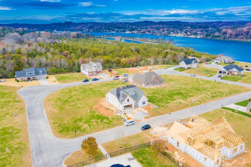 747 Cape Hatteras Light, Loudon, TN 37774