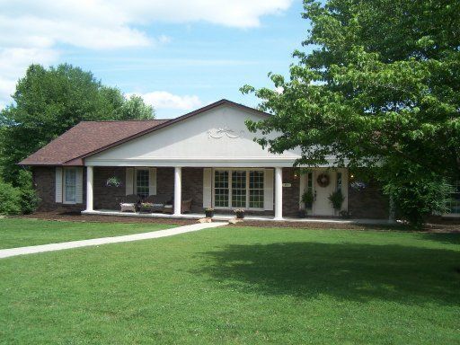 747 Eblen Cir, Kingston, TN 37763