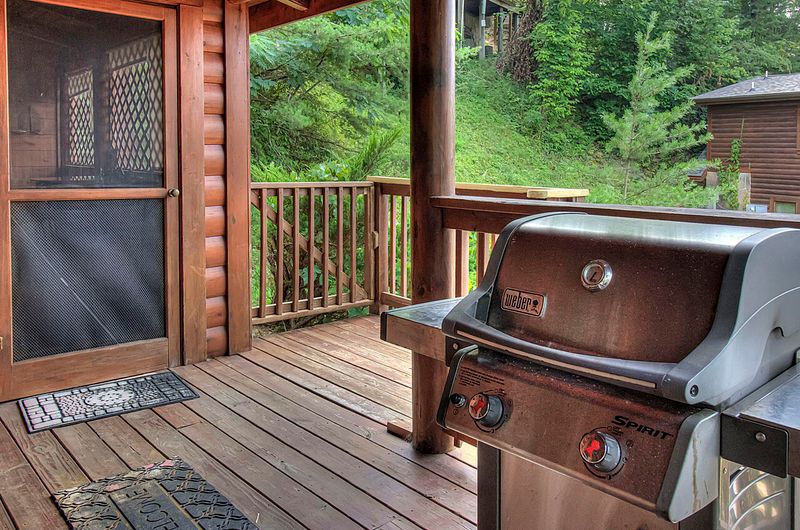 748 Golf View Blvd, Pigeon Forge, TN 37863
