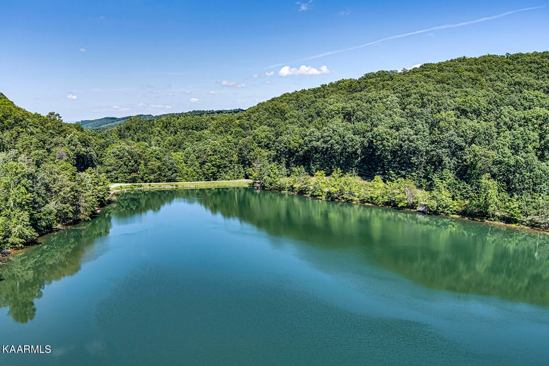 748 Laurel Lake Cir, Madisonville, TN 37354