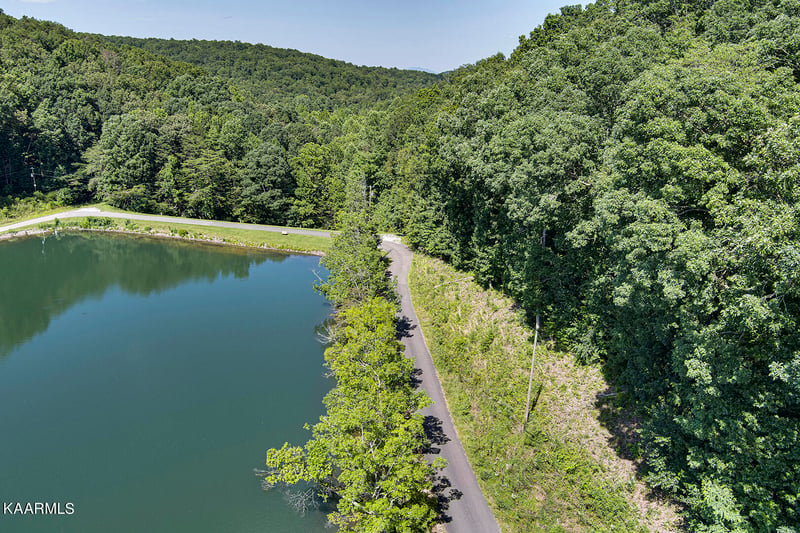 748 Laurel Lake Cir, Madisonville, TN 37354