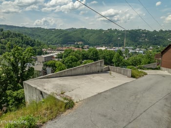 748 Widows Knob Rd, Gatlinburg, TN 37738
