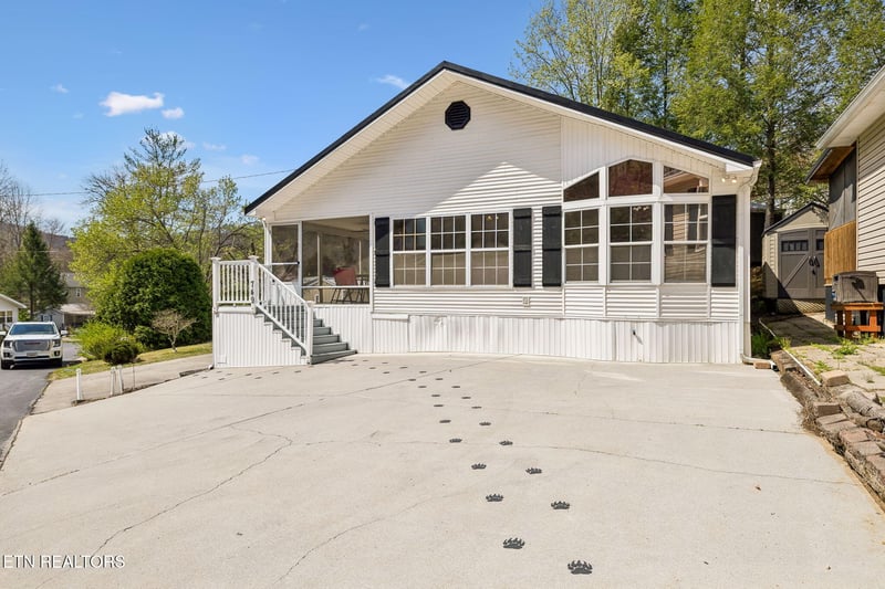 749 Big Valley Blvd, Townsend, TN 37882