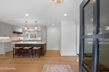 749 Cherokee Blvd, Knoxville, TN 37919