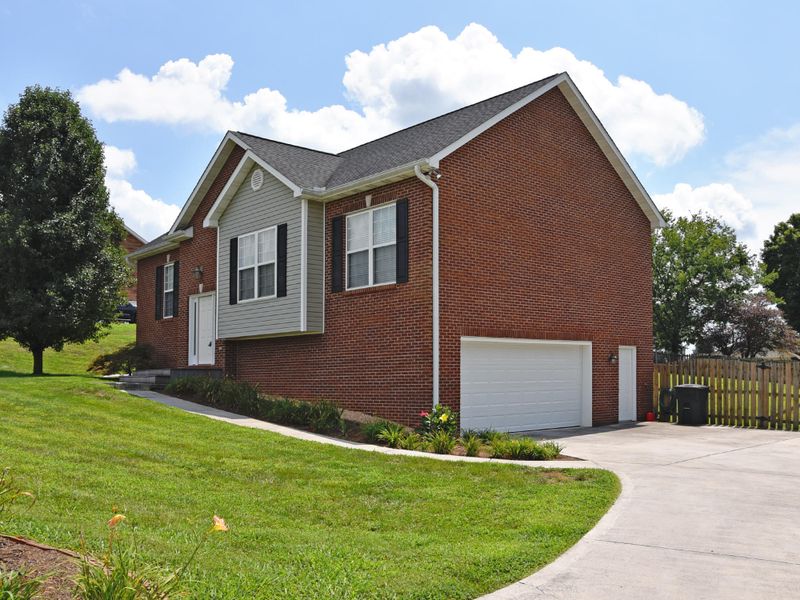 749 Greenfern Tr, Seymour, TN 37865