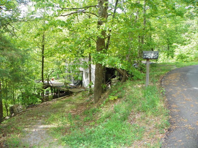 749 Lloyd Huskey Rd, Pigeon Forge, TN 37863
