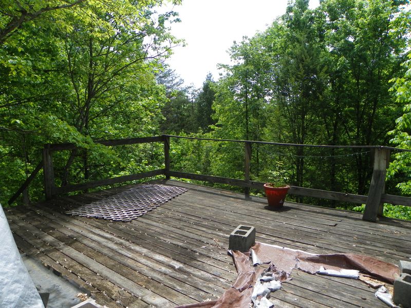 749 Lloyd Huskey Rd, Pigeon Forge, TN 37863