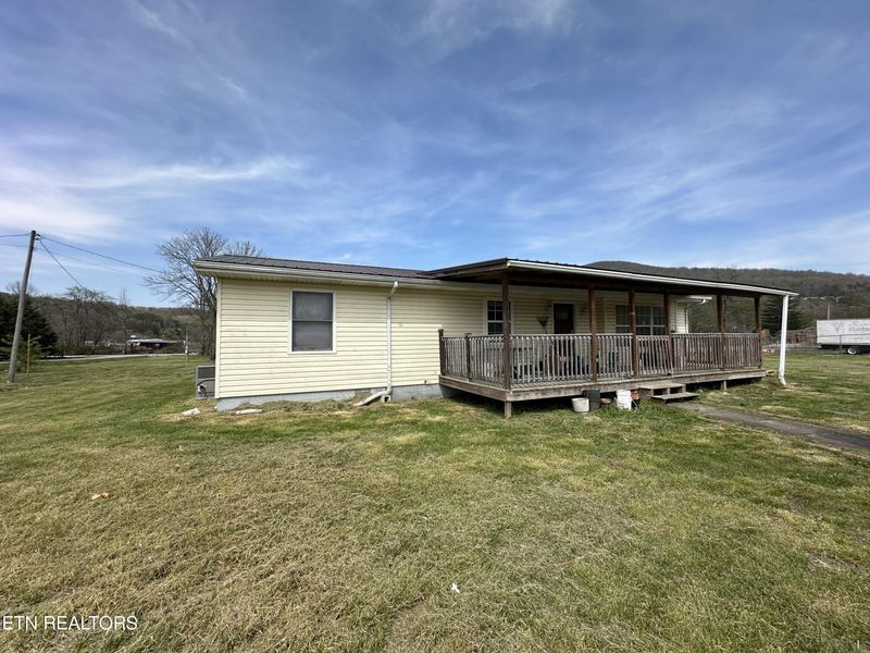75 First St, Crab Orchard, TN 37723