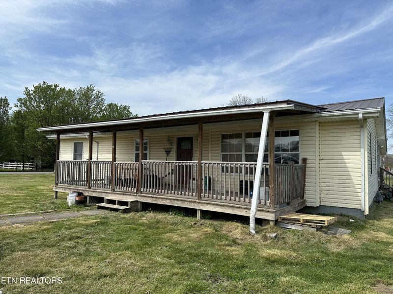 75 First St, Crab Orchard, TN 37723