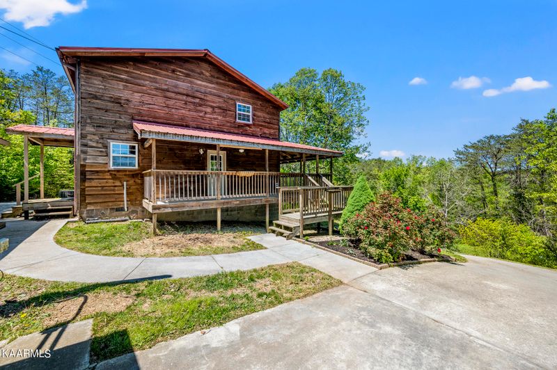 750 Apache Trail Way, Sevierville, TN 37876