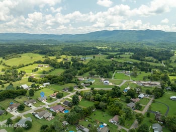 750 Meadow Ridge Rd, Walland, TN 37886