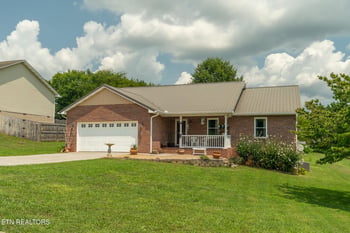 750 Meadow Ridge Rd, Walland, TN 37886