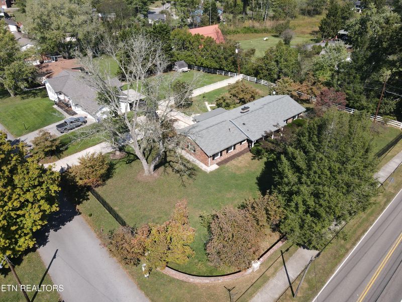 7500 Berkshire Blvd, Powell, TN 37849