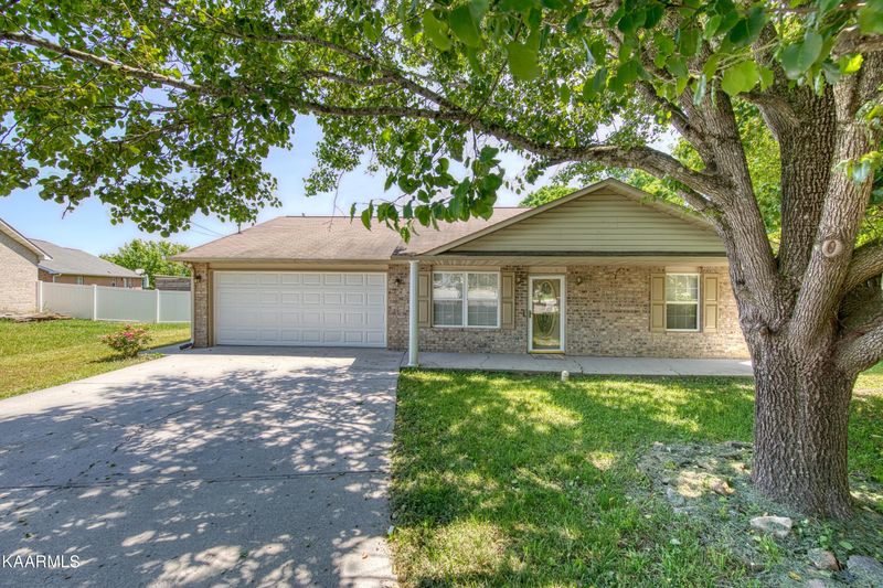 7504 Joyful Ln, Corryton, TN 37721
