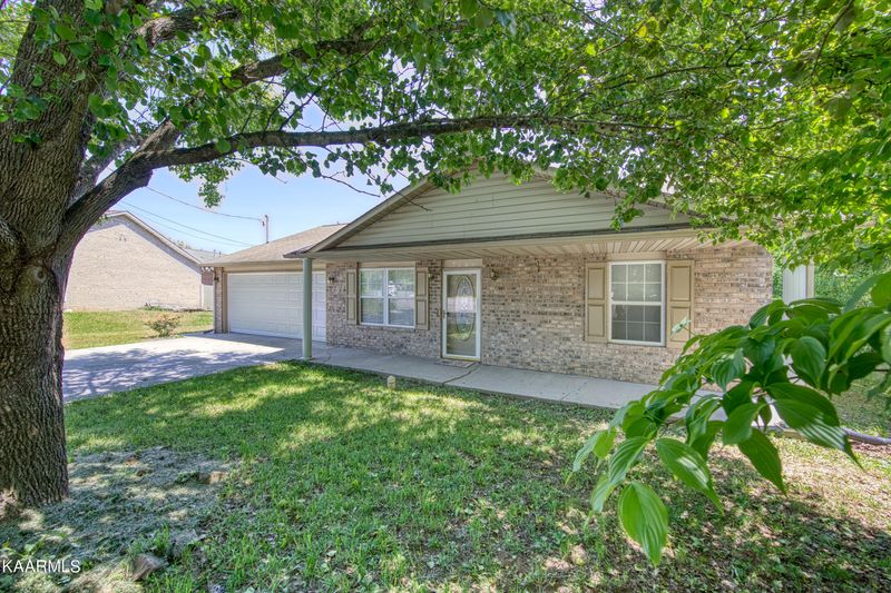 7504 Joyful Ln, Corryton, TN 37721