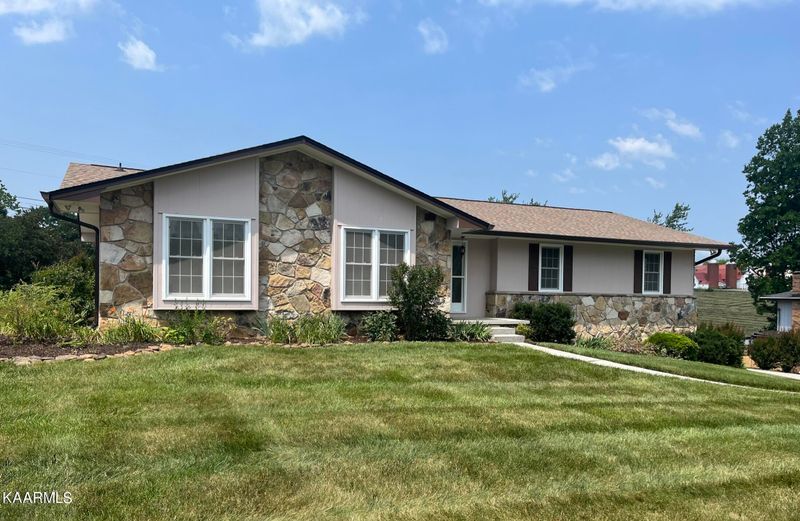 7505 Berkshire Blvd, Powell, TN 37849