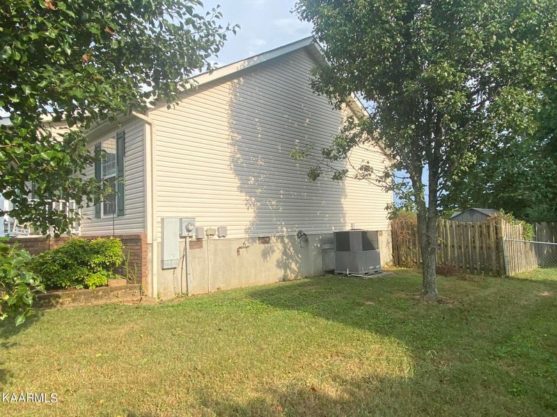 7506 Maple Leaf Dr, Corryton, TN 37721