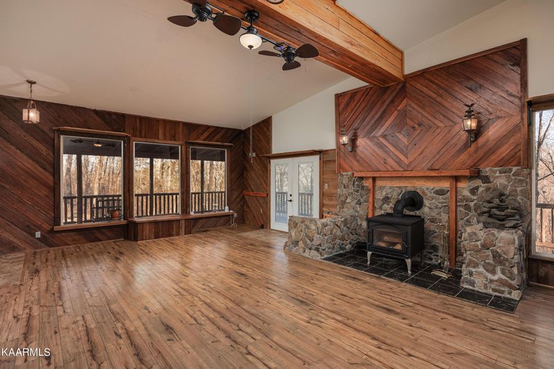 751 County Road 783, Etowah, TN 37331