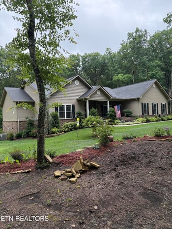 751 White Oak Rd, Monterey, TN 38574