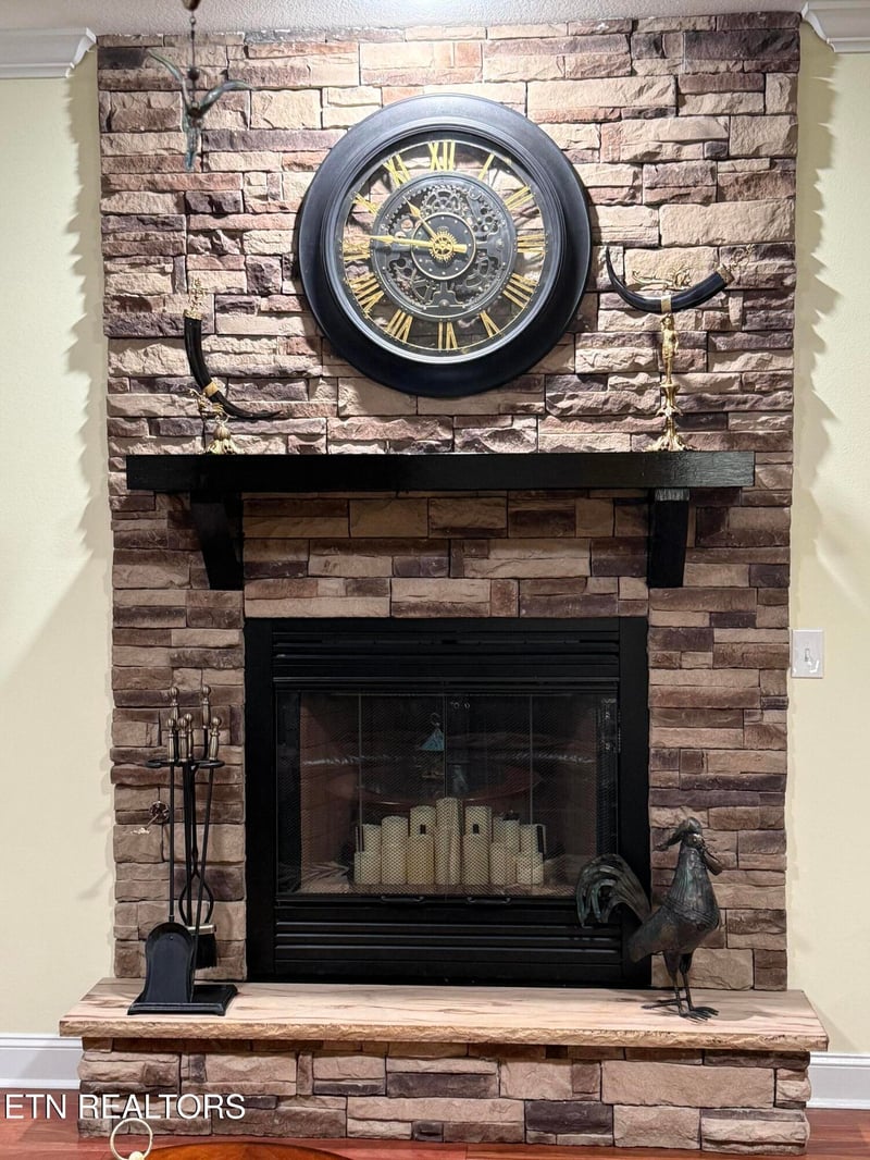751 White Oak Rd, Monterey, TN 38574