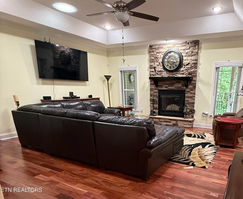 751 White Oak Rd, Monterey, TN 38574
