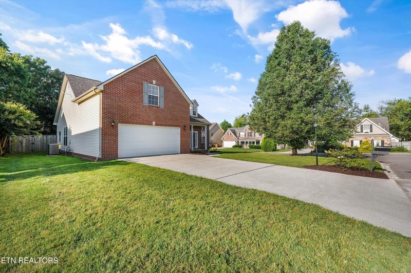 7512 Cherry Blossom Ln, Knoxville, TN 37931