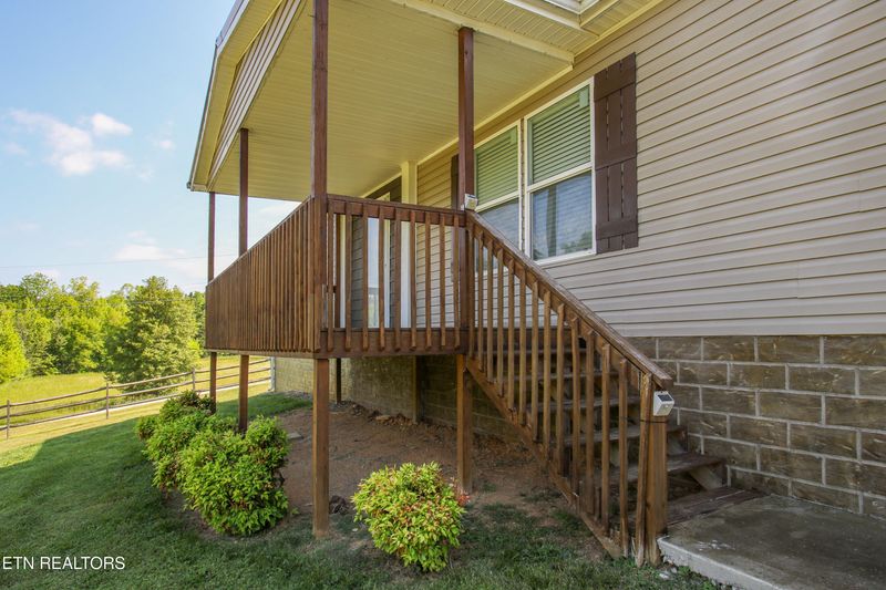 7512 Thompson School Rd, Corryton, TN 37721
