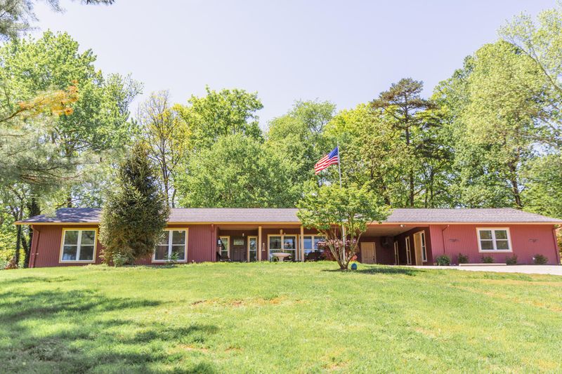 7513 Glastonbury Rd, Knoxville, TN 37931