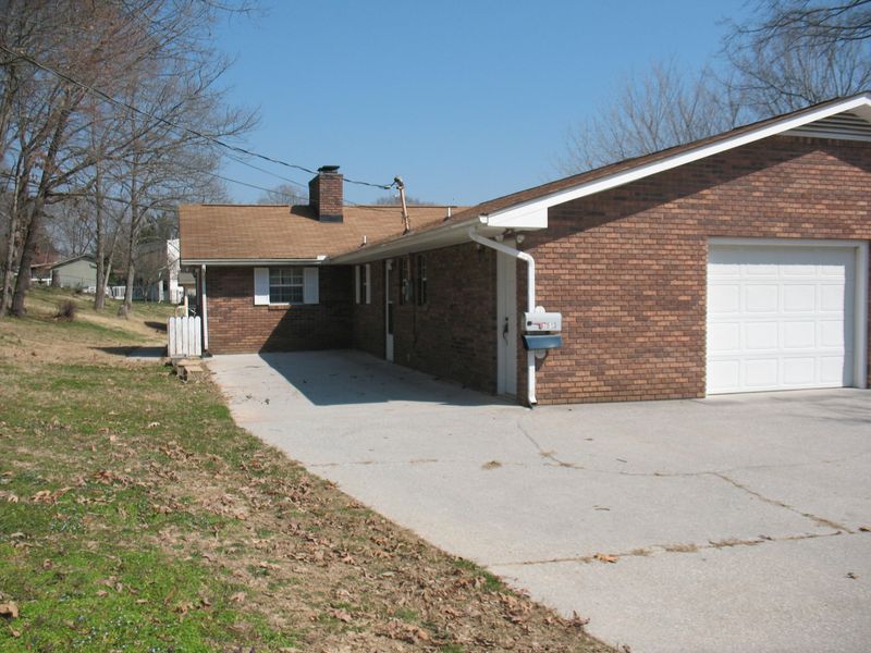 7513 Shaker Dr, Knoxville, TN 37931