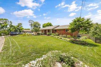 7517 Temple Acres Dr, Knoxville, TN 37938