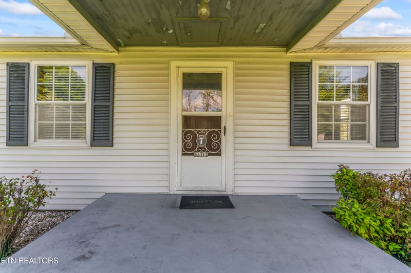 7518 Clapps Chapel Rd, Corryton, TN 37721