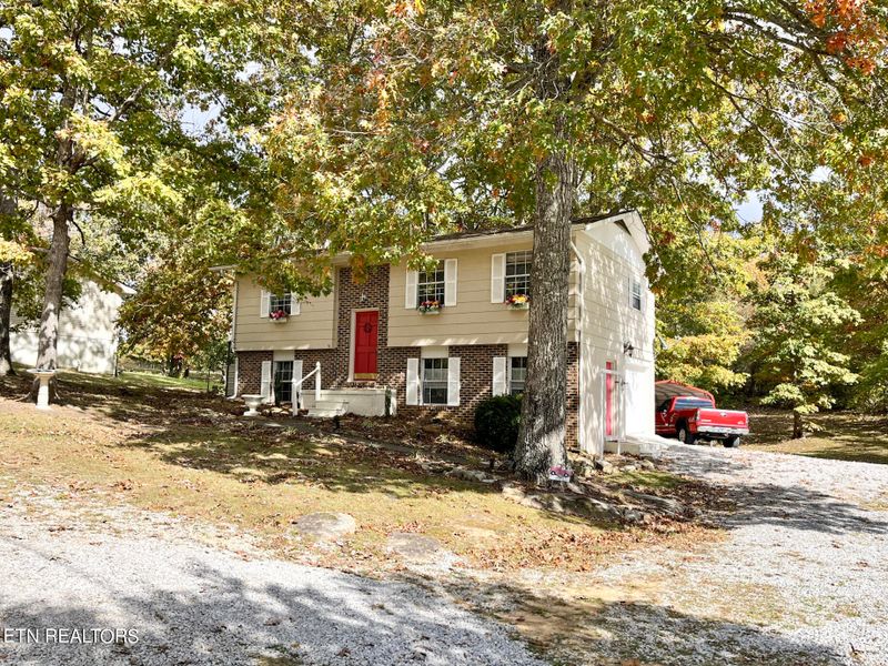 752 Bowman Loop, Crossville, TN 38571