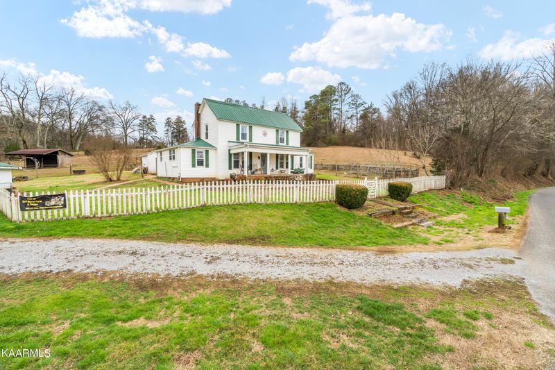 7520 Fork Creek Rd, Philadelphia, TN 37846