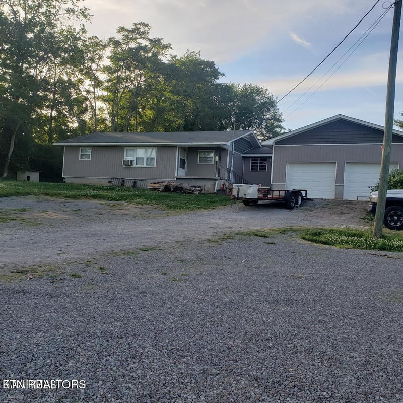7521 E Emory Rd, Corryton, TN 37721