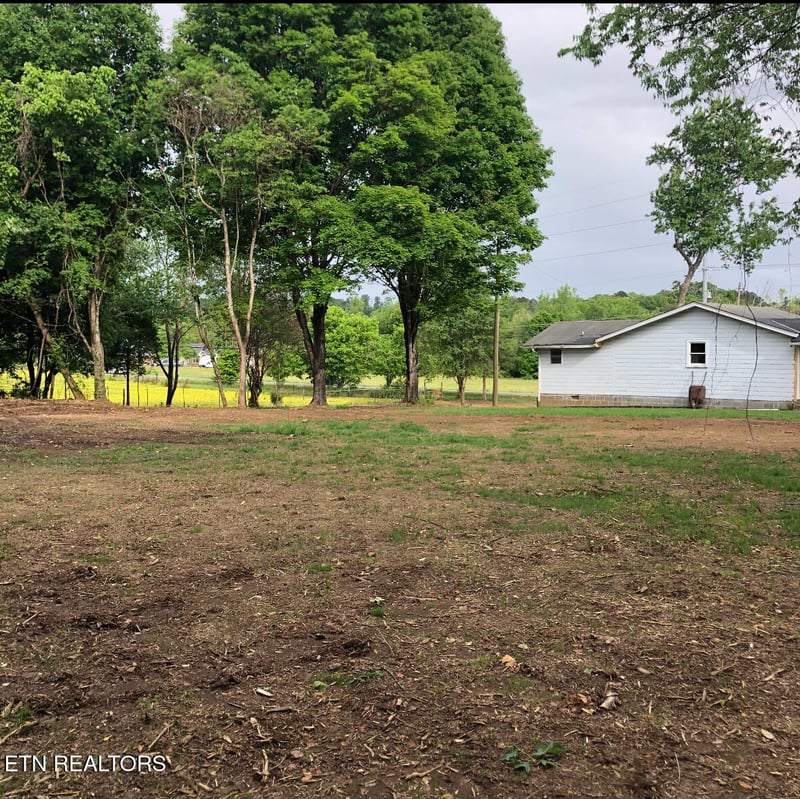 7521 E Emory Rd, Corryton, TN 37721