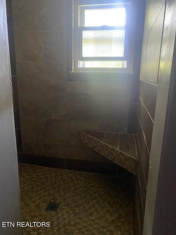 7521 E Emory Rd, Corryton, TN 37721