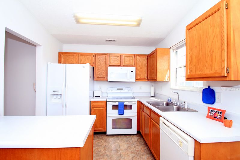 7524 Gary White Rd, Corryton, TN 37721